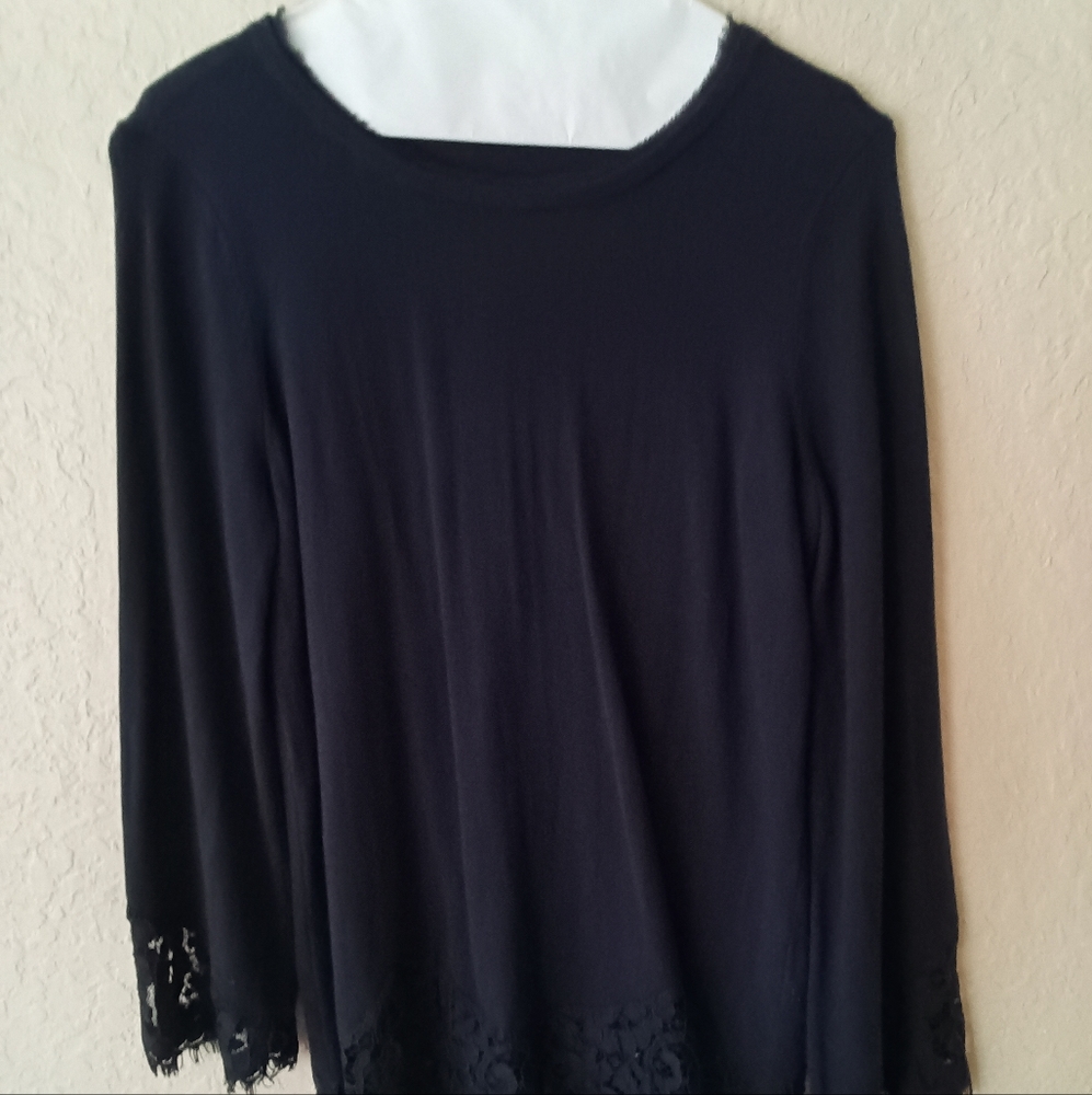 Soft Surroundings Women's Tunic.  Navy with lace cutout.  Size M.